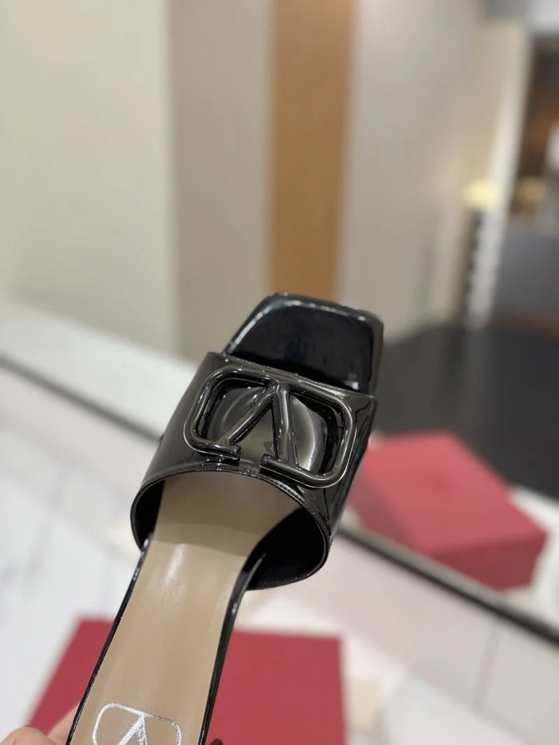 Compact Valentino Slippers 36523