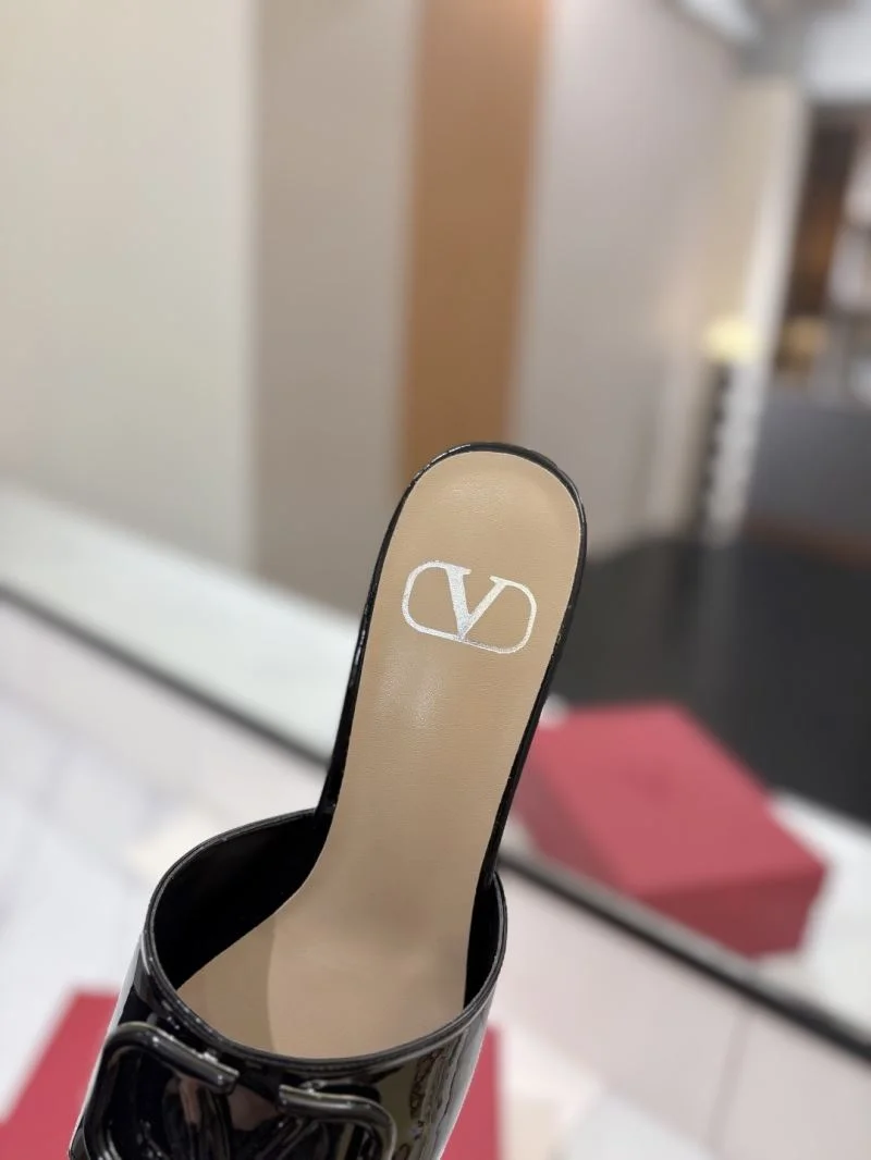 Compact Valentino Slippers 36523