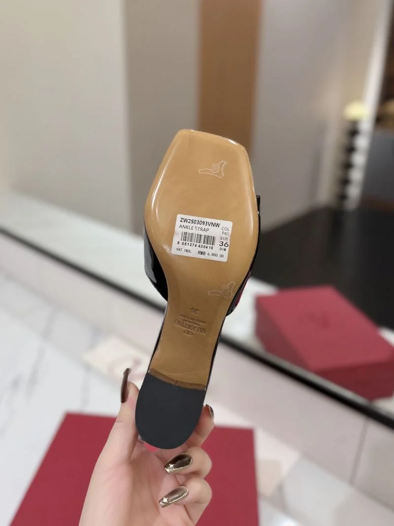 Compact Valentino Slippers 36523