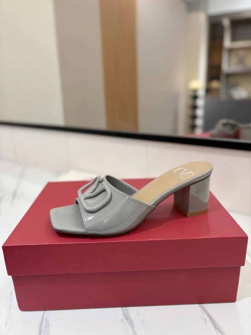 Effortless Valentino Slippers 36546
