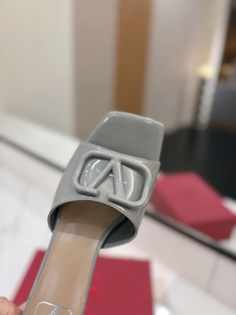 Effortless Valentino Slippers 36546