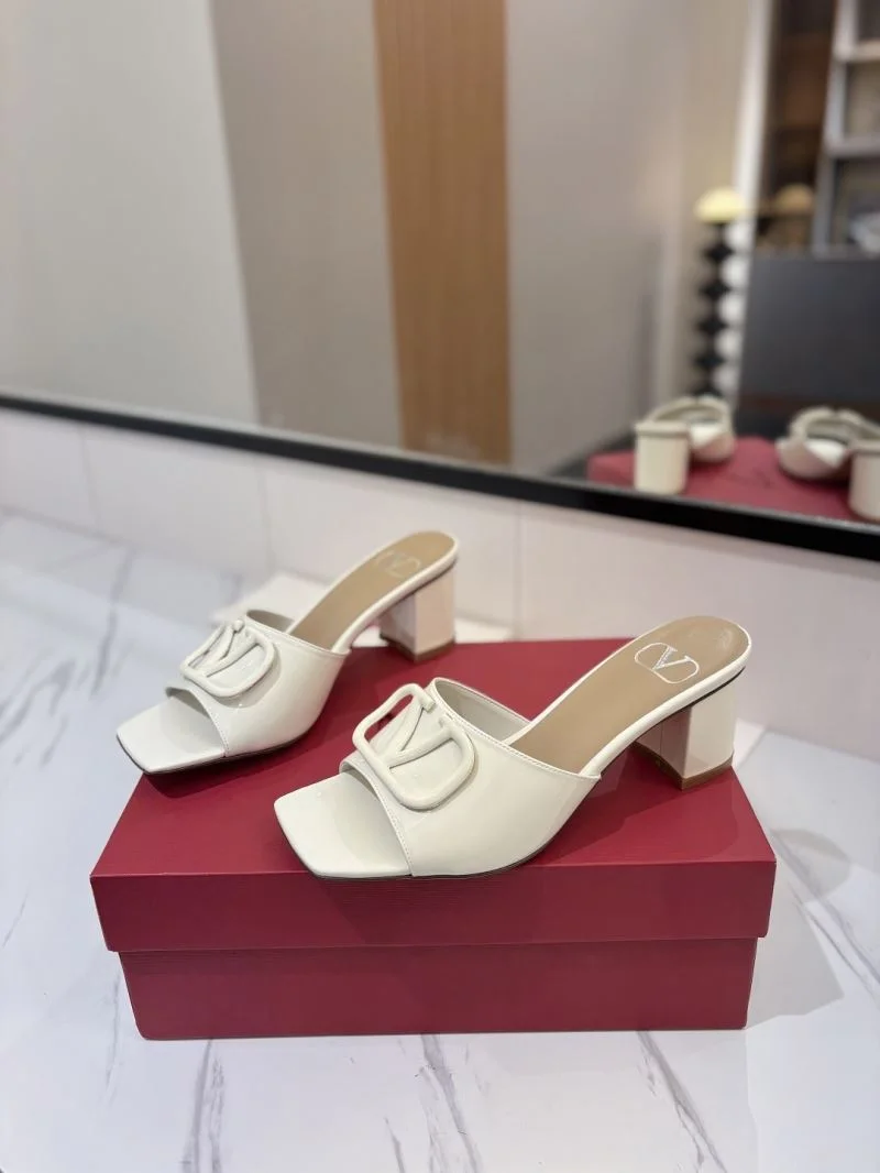 Resilient Valentino Slippers 36535