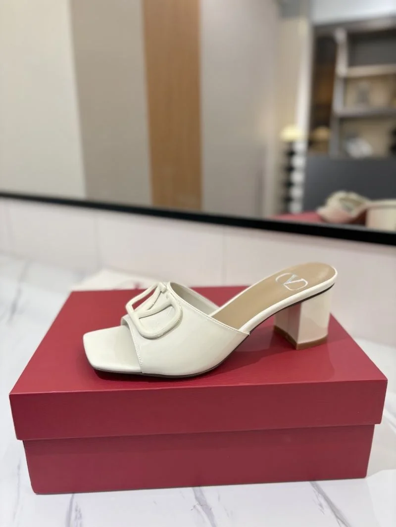 Resilient Valentino Slippers 36535