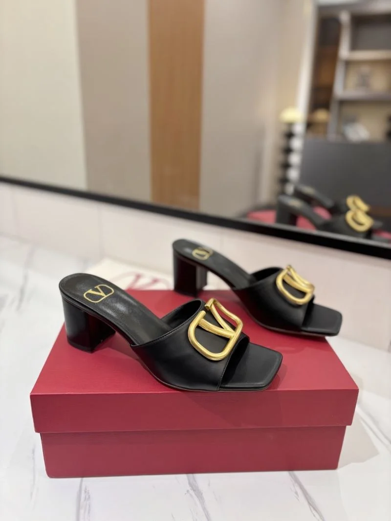 Unique Valentino Slippers 36547