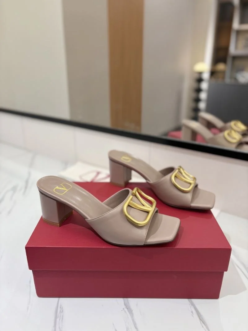 Valentino Slippers Versatile 36545