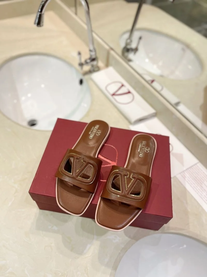 Valentino Slippers Comfortable 36517
