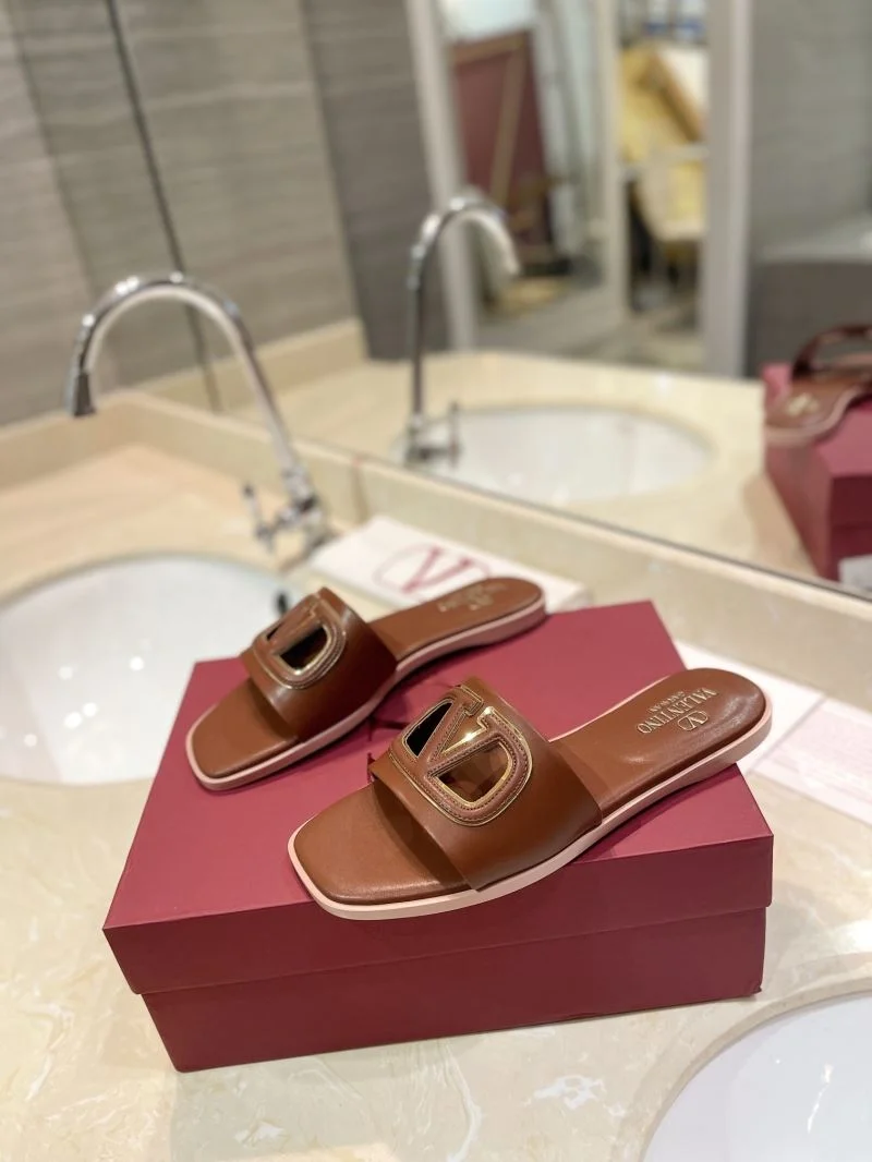 Valentino Slippers Comfortable 36517