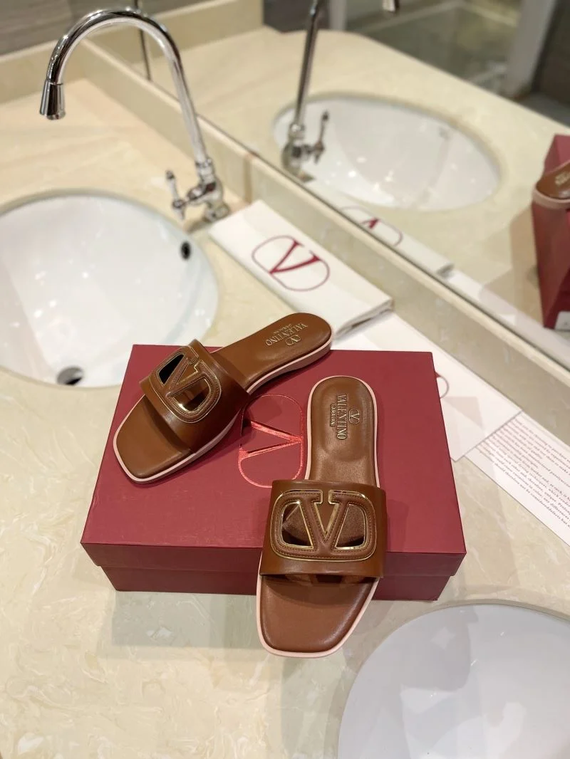 Valentino Slippers Comfortable 36517