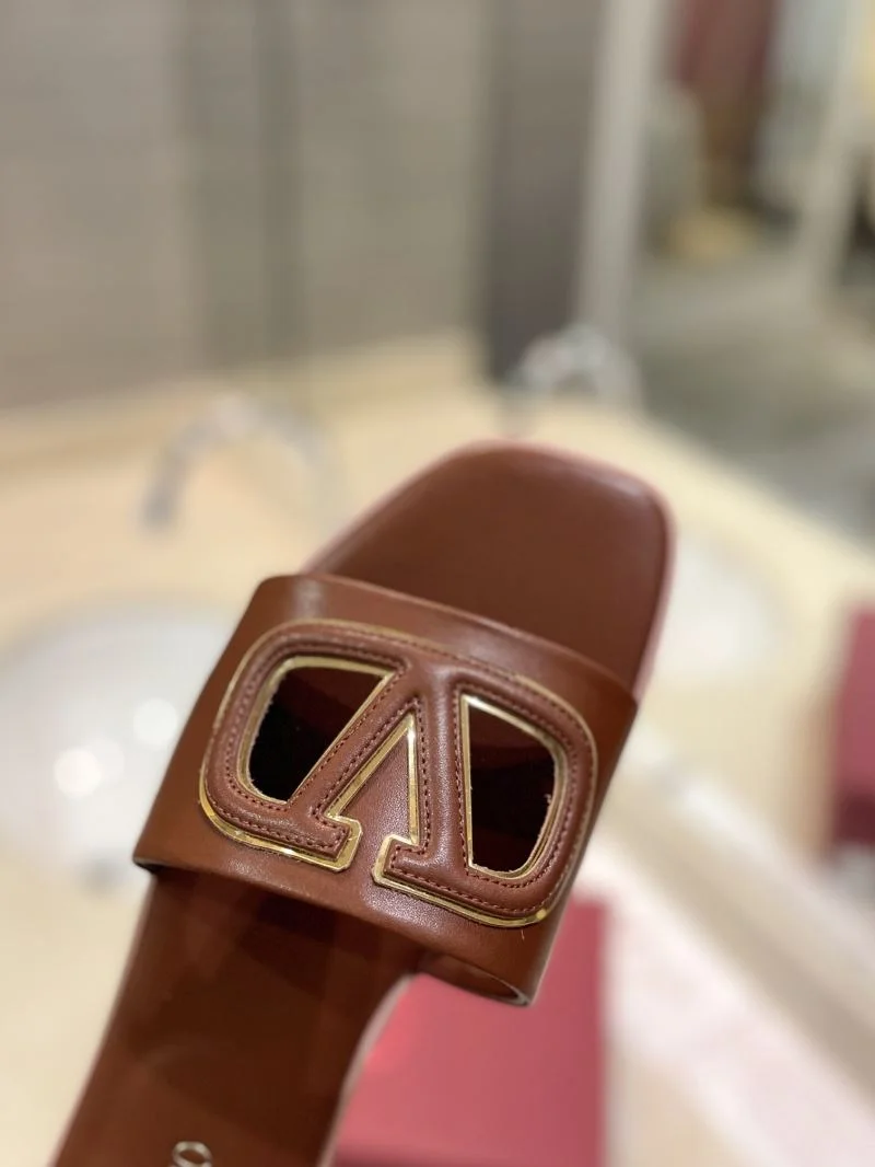 Valentino Slippers Comfortable 36517