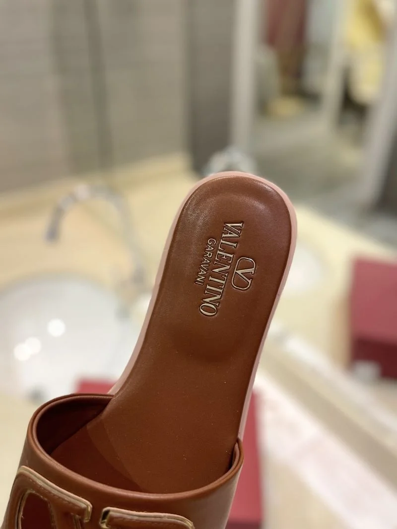 Valentino Slippers Comfortable 36517