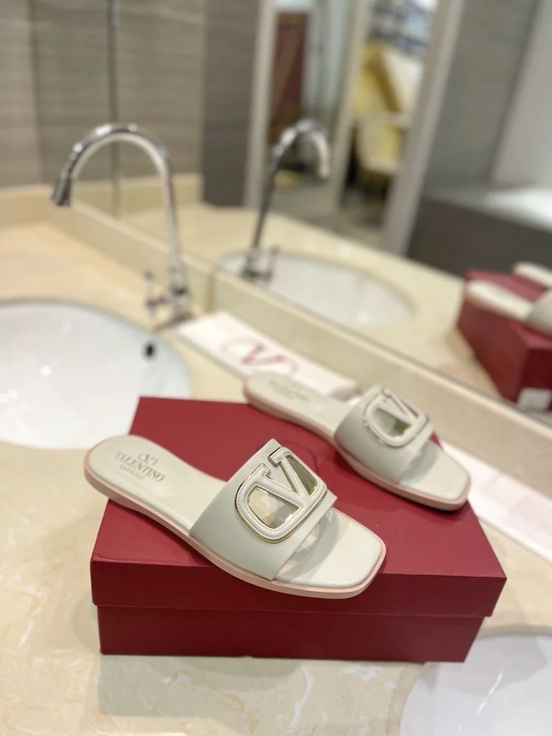 Efficient Valentino Slippers 36516