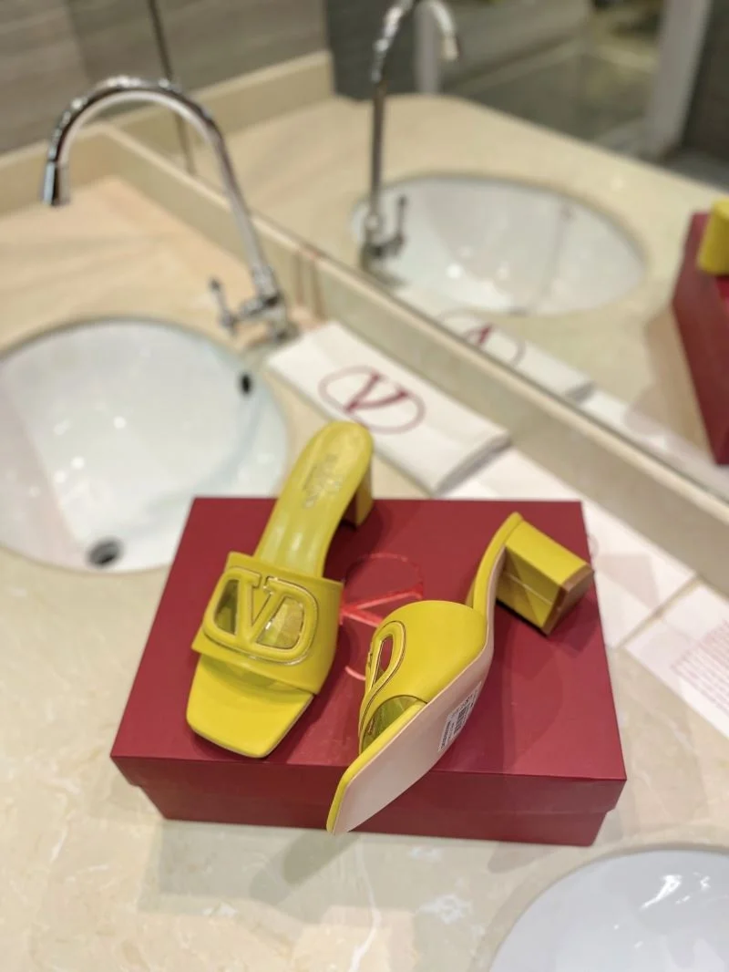 MoistureWicking Valentino Slippers 36510