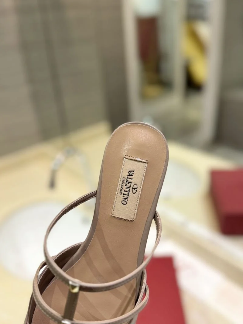 Supportive Valentino Slippers 36493