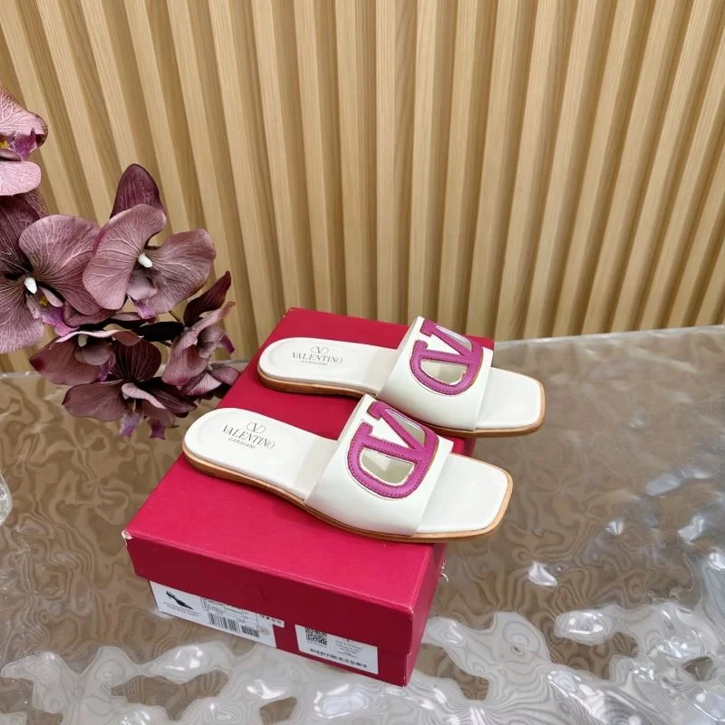 Resilient Valentino Slippers 36488