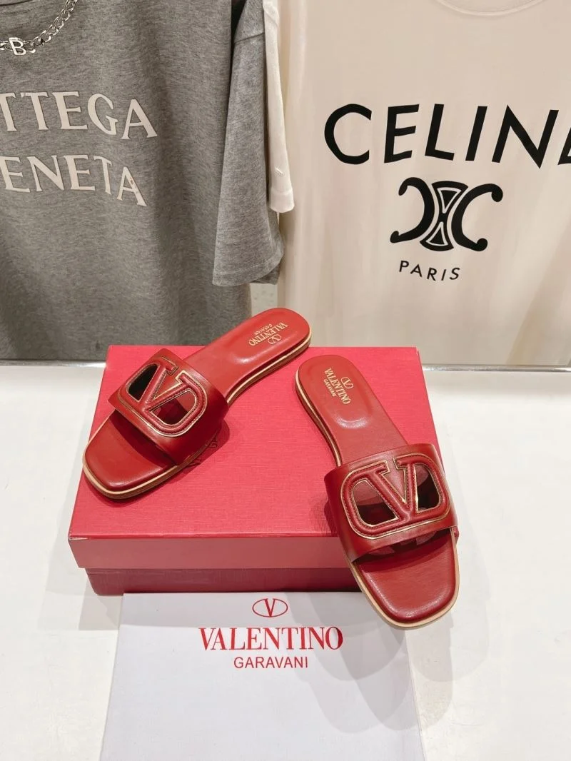 Resilient Valentino Slippers 36299