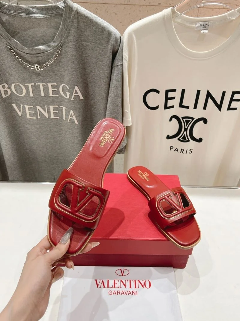 Resilient Valentino Slippers 36299