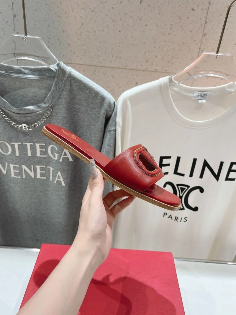 Resilient Valentino Slippers 36299