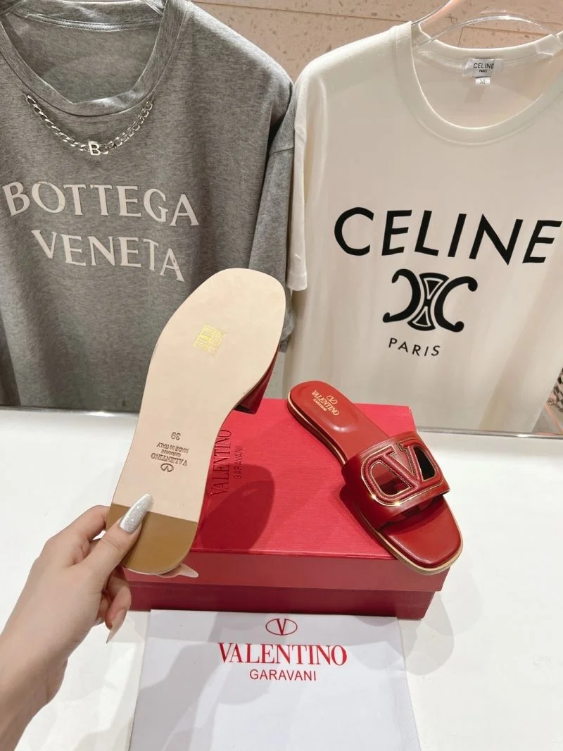 Resilient Valentino Slippers 36299