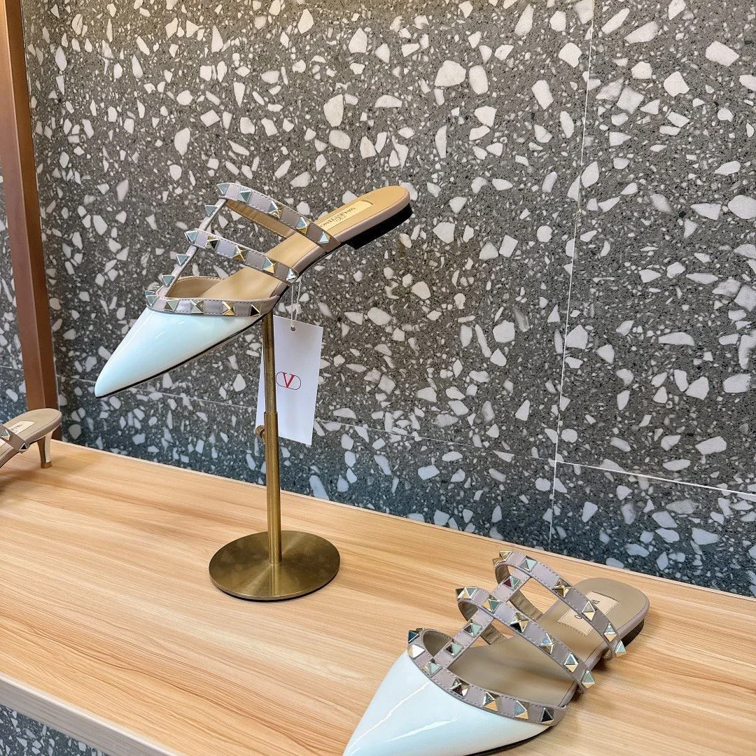 Chic Valentino Slippers 35923
