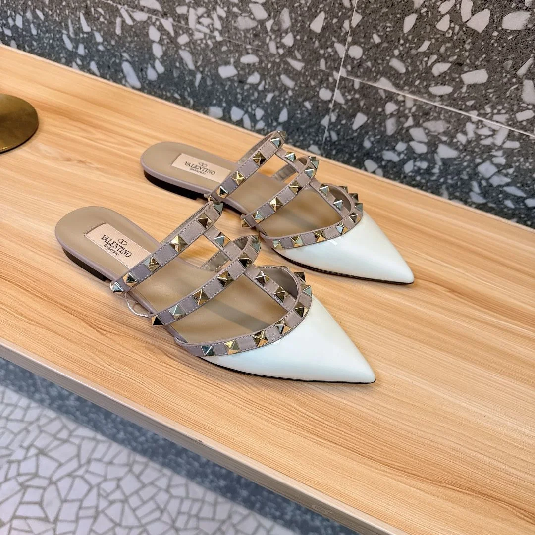 Chic Valentino Slippers 35923