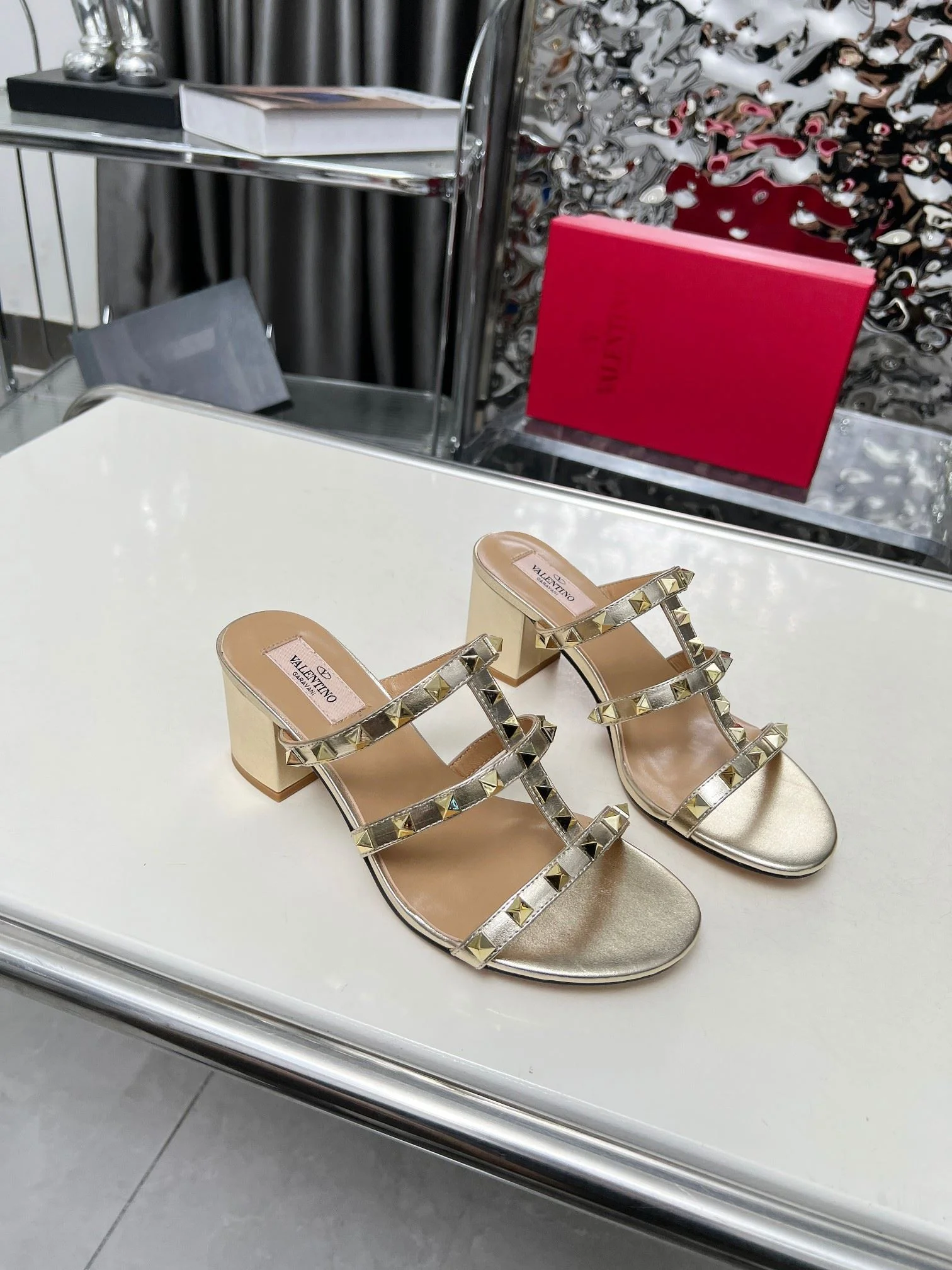 Valentino Slippers Durable 35918
