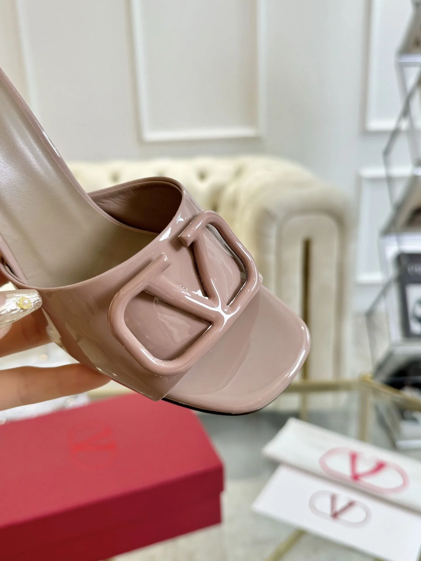 Valentino Slippers Unisex 35910