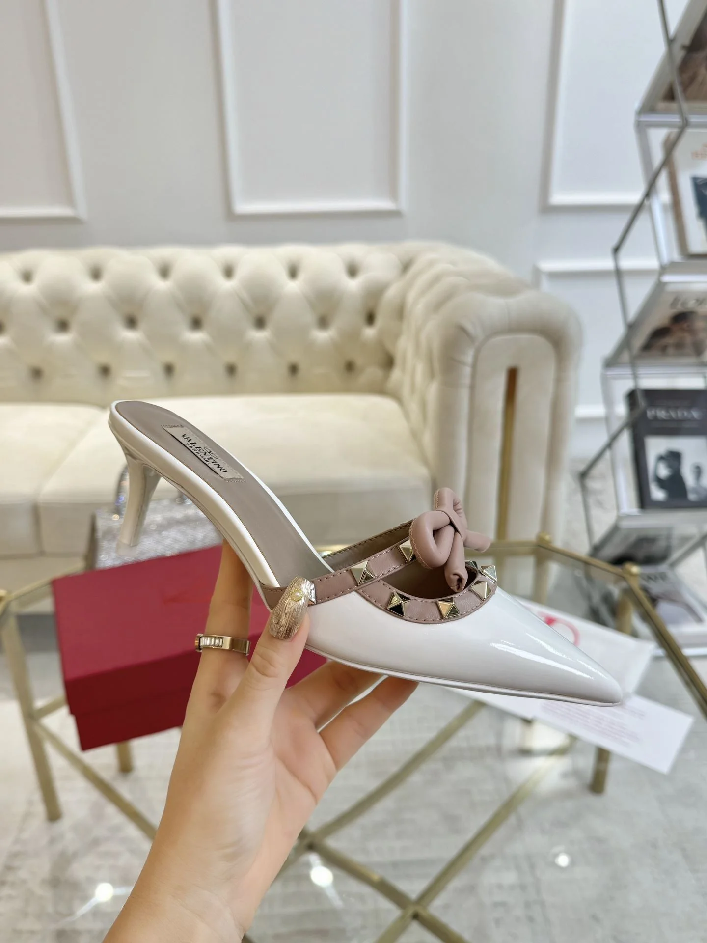 Valentino Slippers Minimalist 35900
