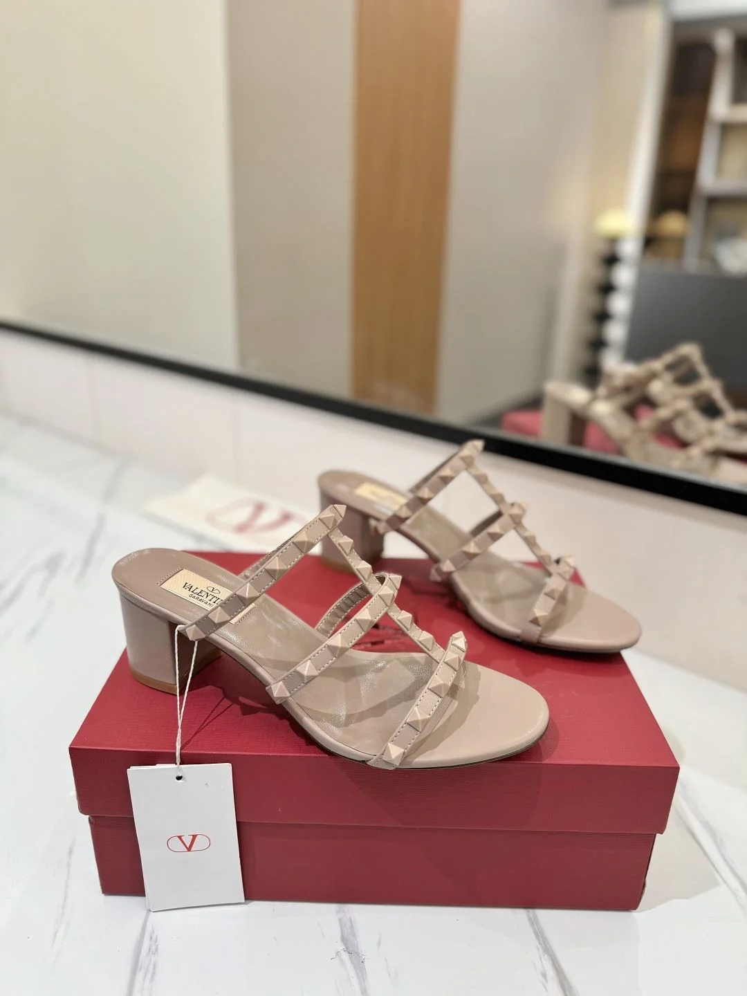 Valentino Slippers HighQuality 35872