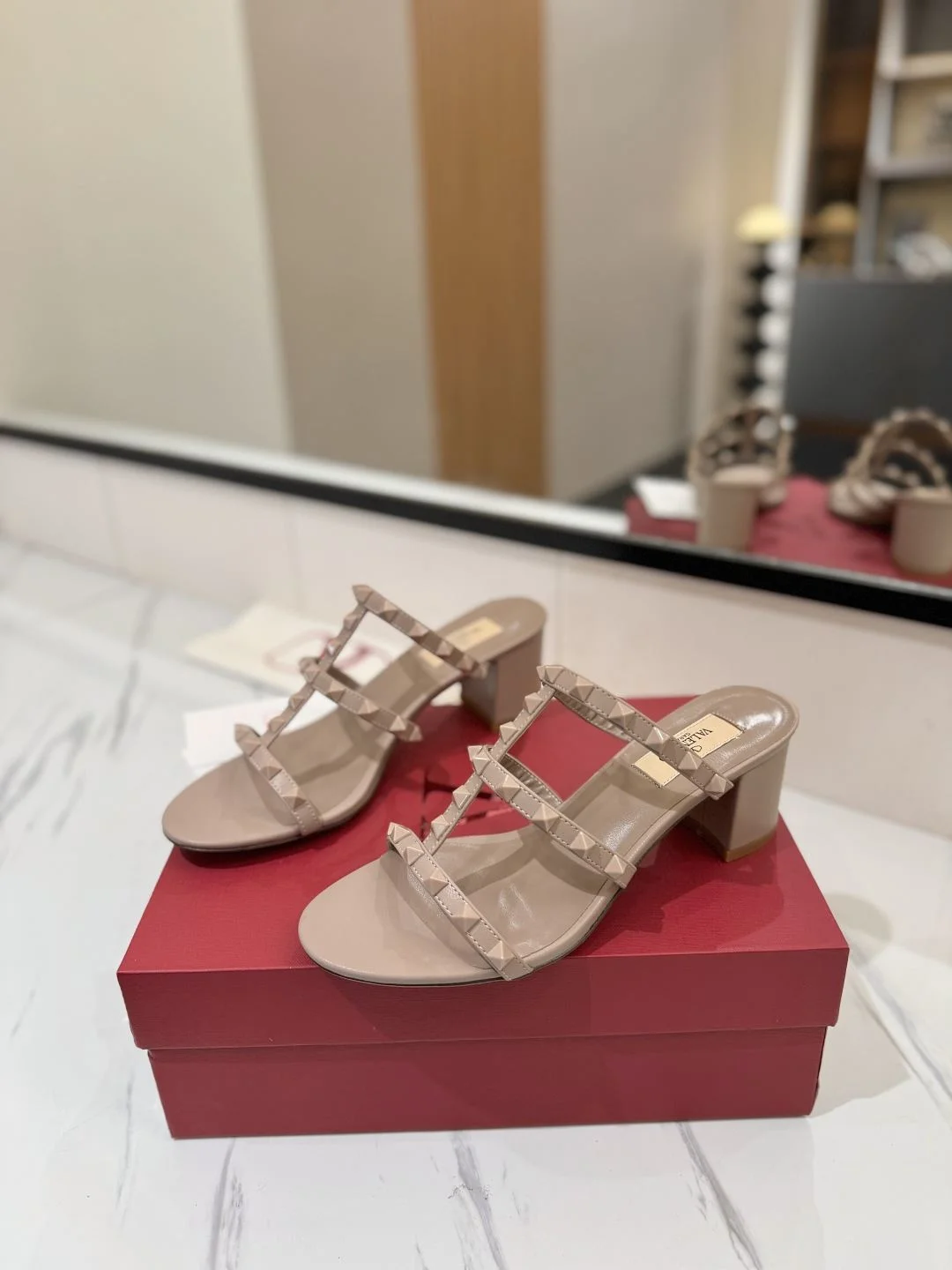 Valentino Slippers HighQuality 35872