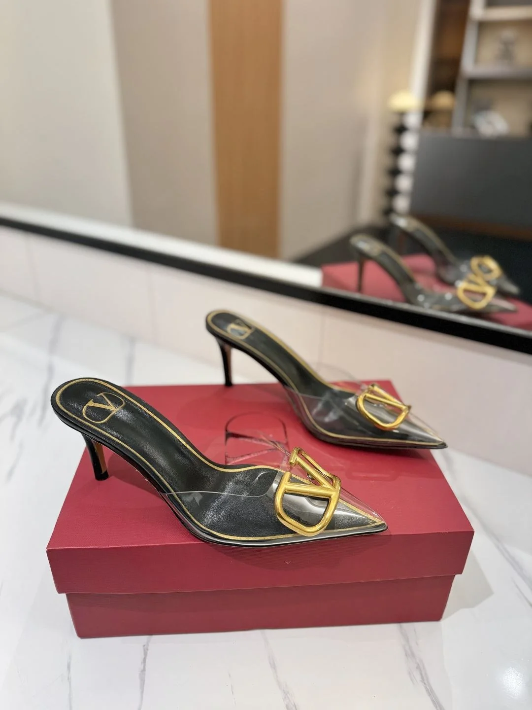 Valentino Slippers Neat 35877
