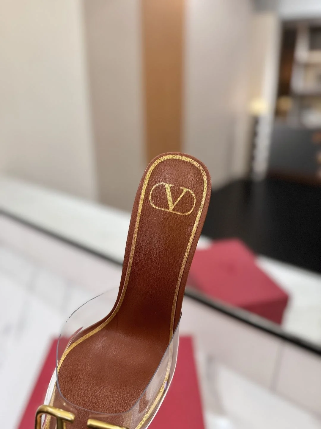 OdorResistant Valentino Slippers 35861