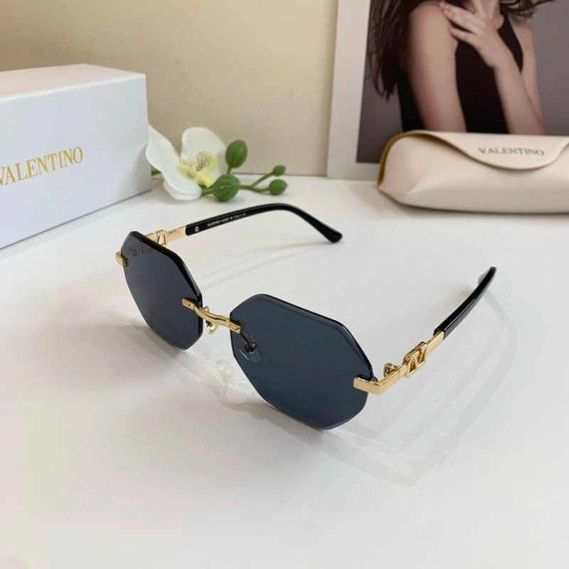 OdorResistant Valentino Sunglasses 282430