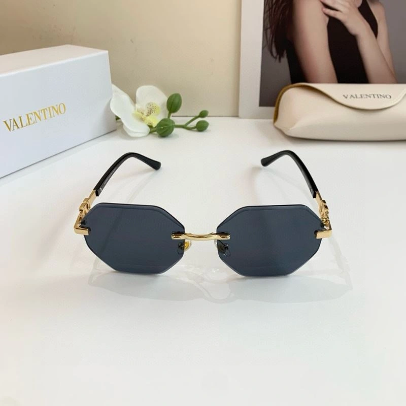 OdorResistant Valentino Sunglasses 282430