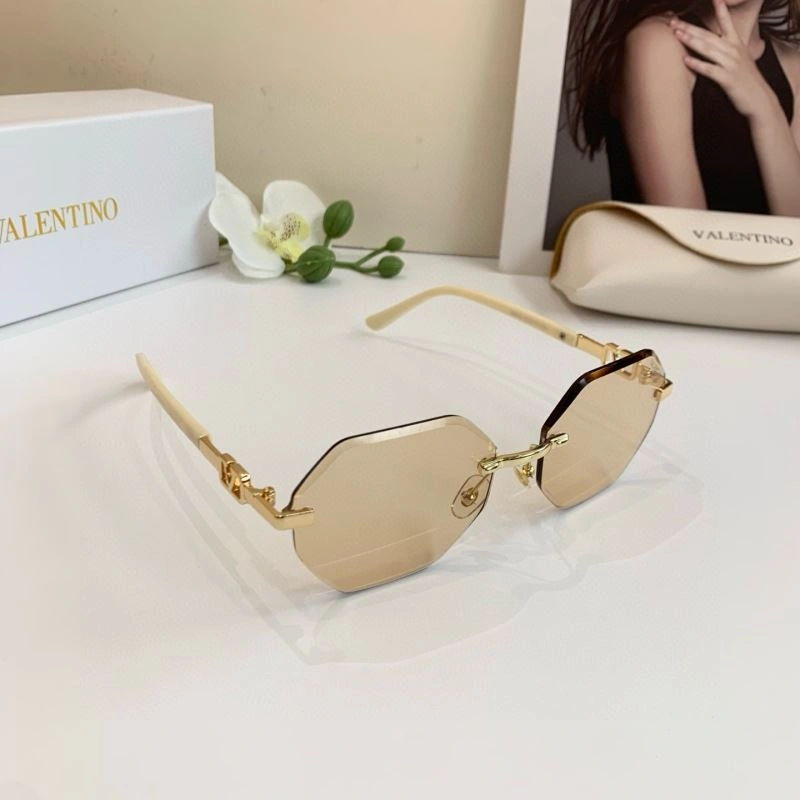Valentino Sunglasses Supportive 282428