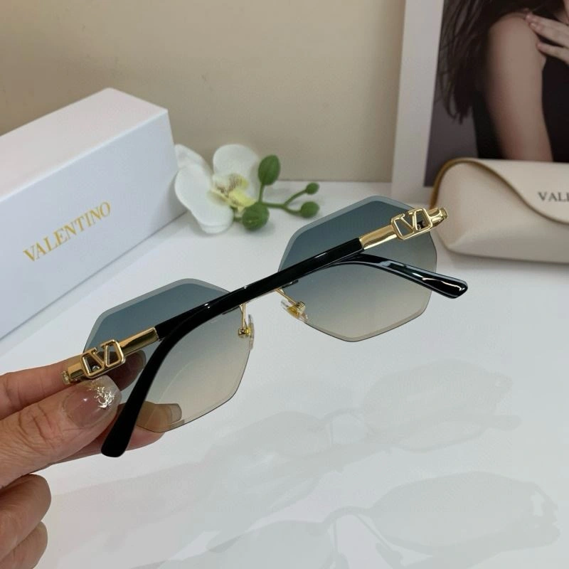 ZipUp Valentino Sunglasses 282426