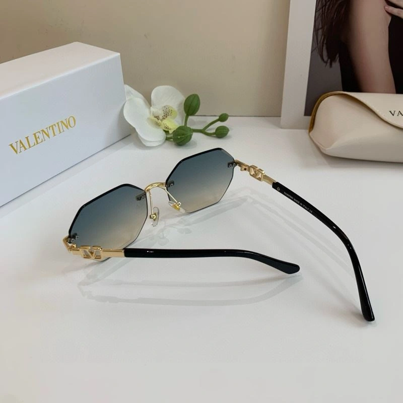 ZipUp Valentino Sunglasses 282426