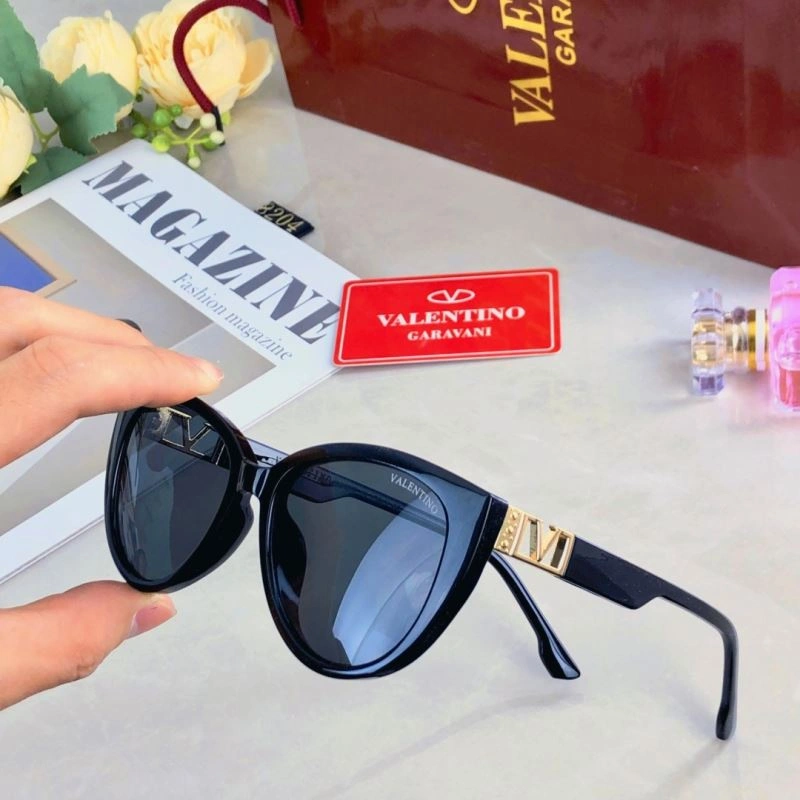 FlexibleFit Valentino Sunglasses 282427