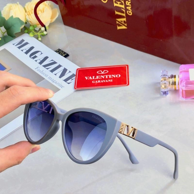 FlexibleFit Valentino Sunglasses 282427