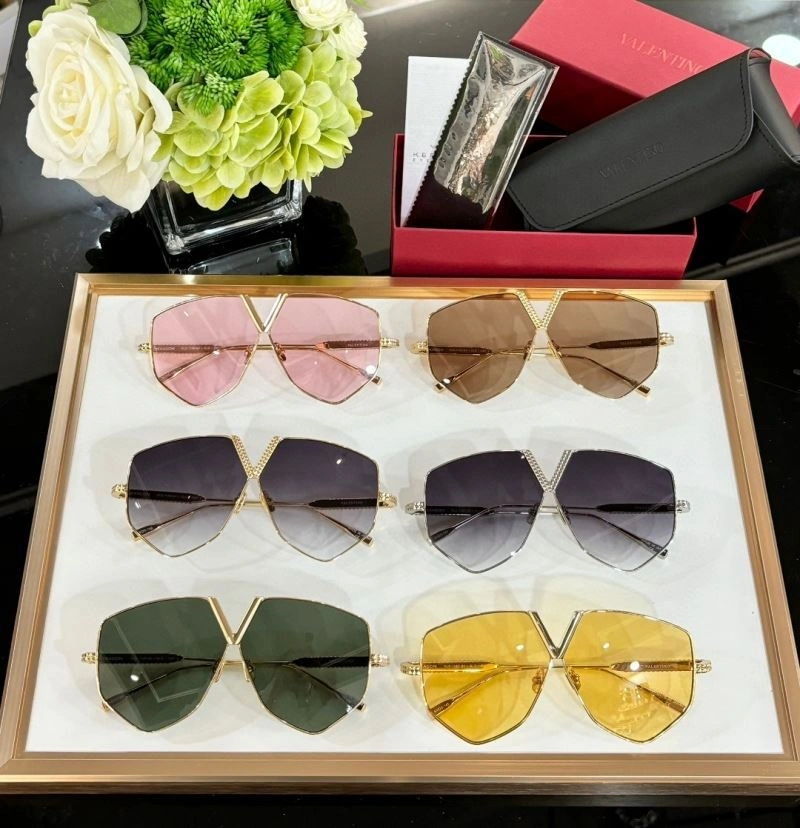 Unique Valentino Sunglasses 282450