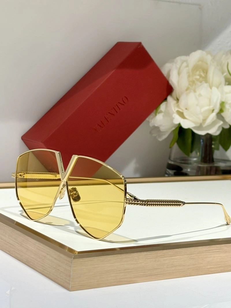 Unique Valentino Sunglasses 282450