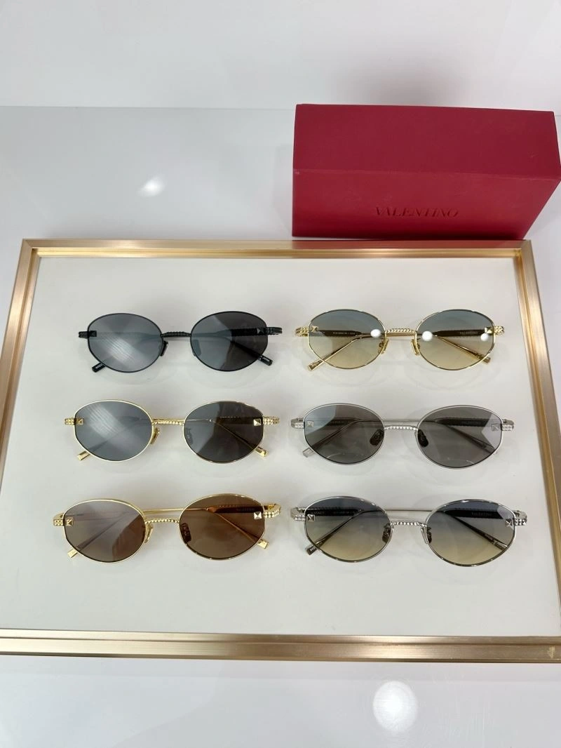 Resilient Valentino Sunglasses 282447