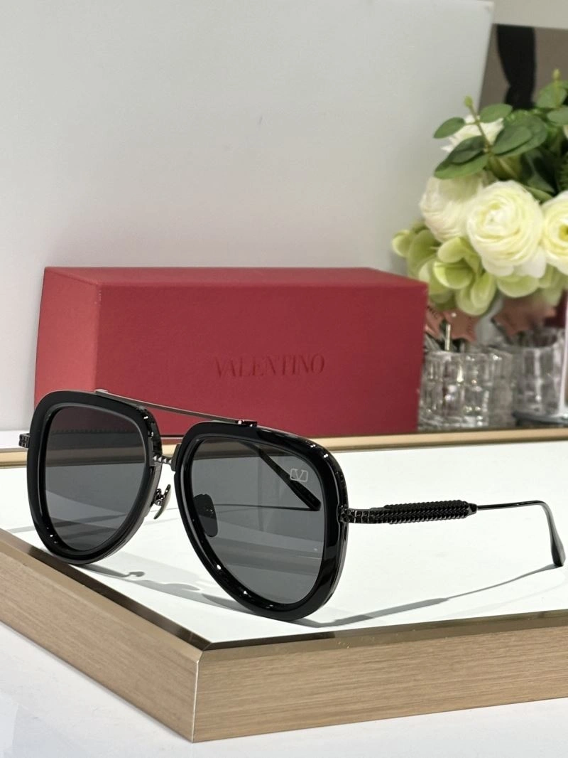 Snug Valentino Sunglasses 282458
