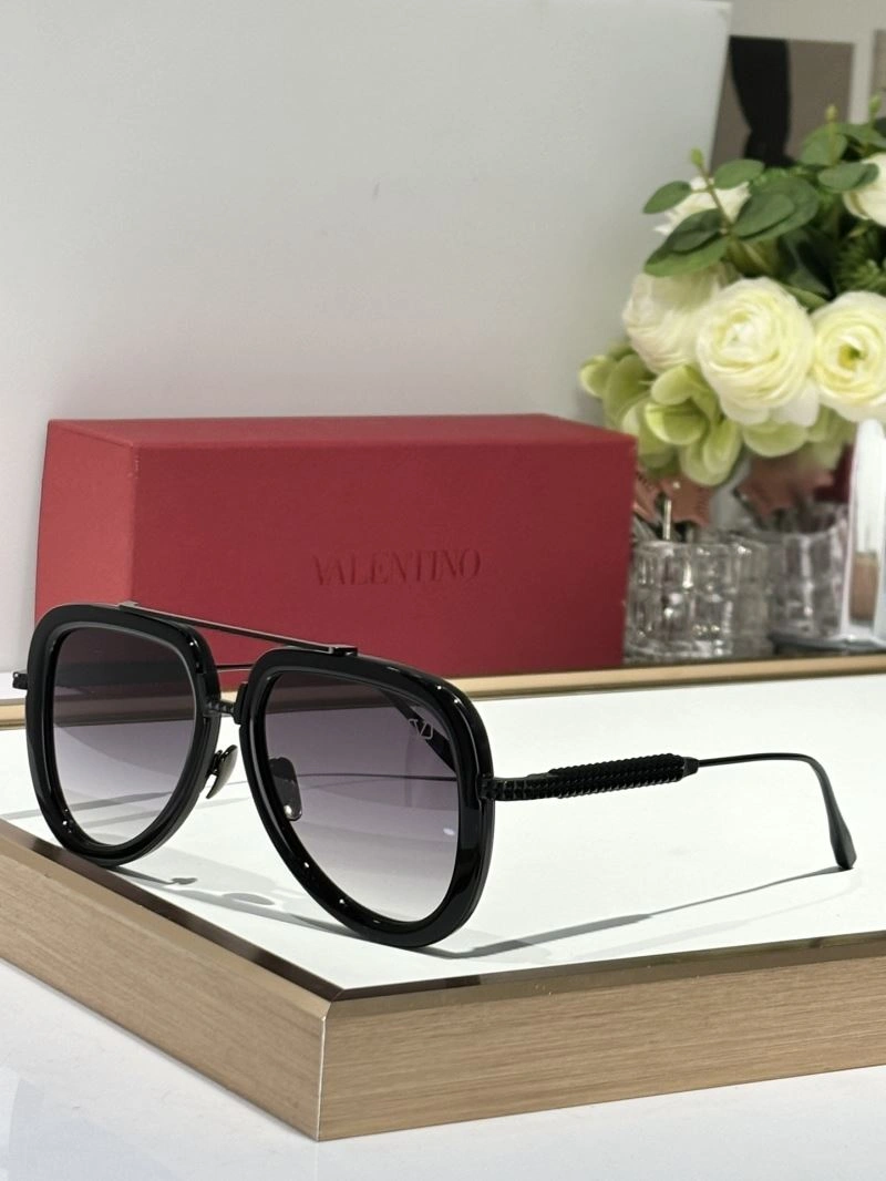 Snug Valentino Sunglasses 282458