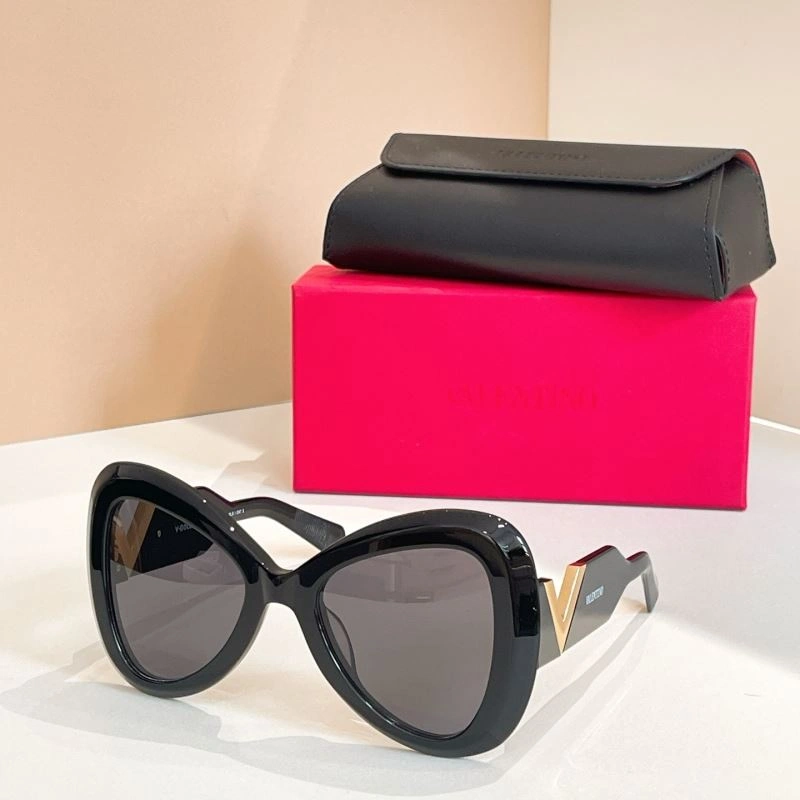 Chic Valentino Sunglasses 282459