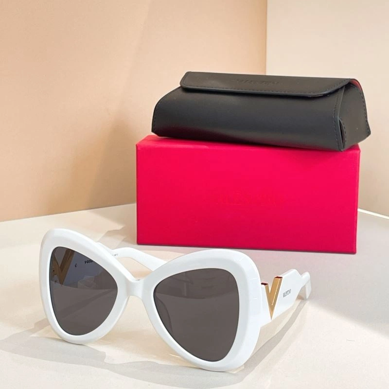 Chic Valentino Sunglasses 282459