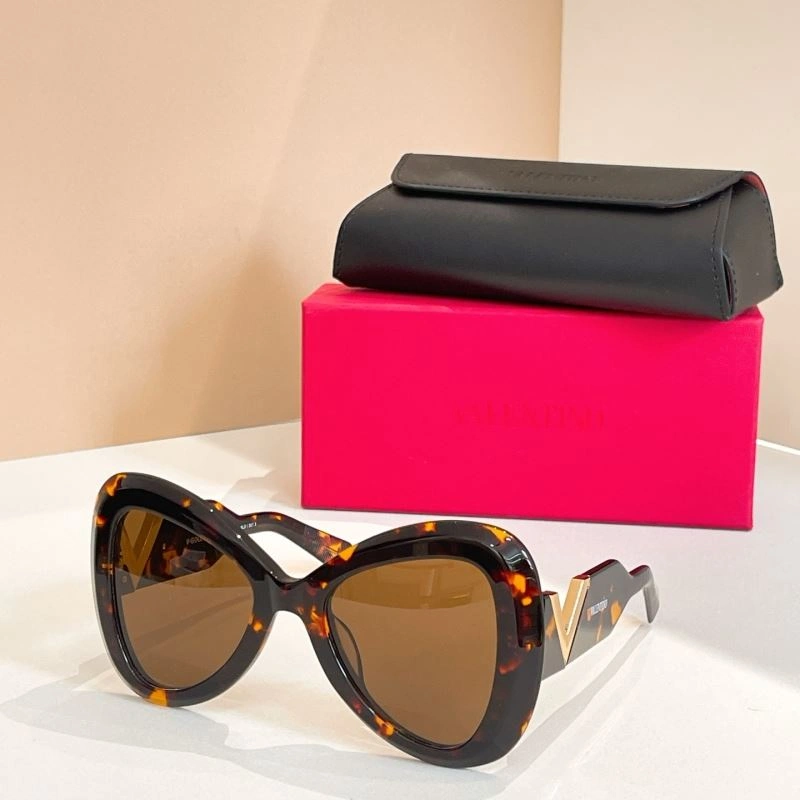 Chic Valentino Sunglasses 282459