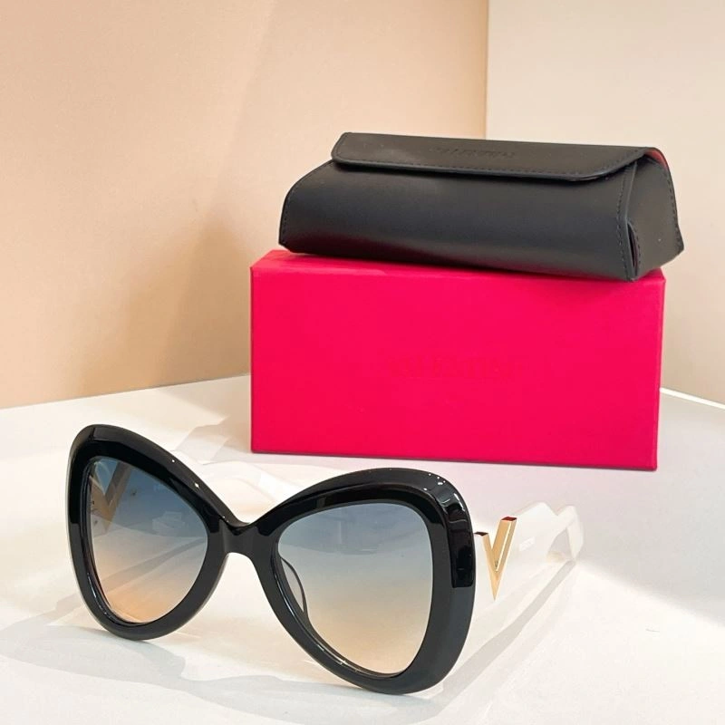 Chic Valentino Sunglasses 282459