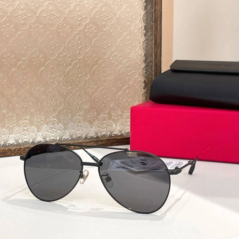 Lightweight Valentino Sunglasses 282453