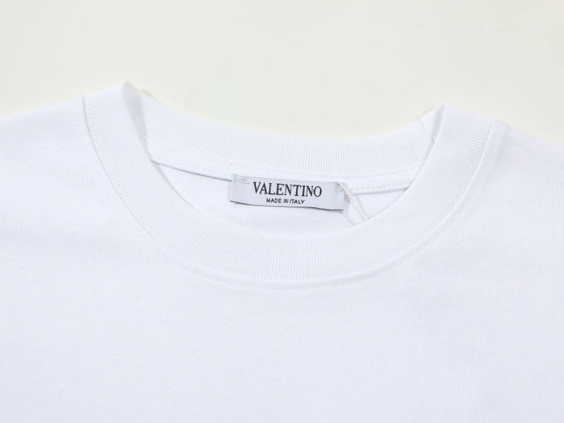Versatile Valentino T-Shirts 174929