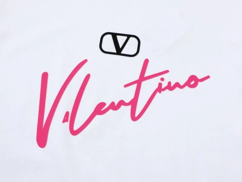 Versatile Valentino T-Shirts 174929